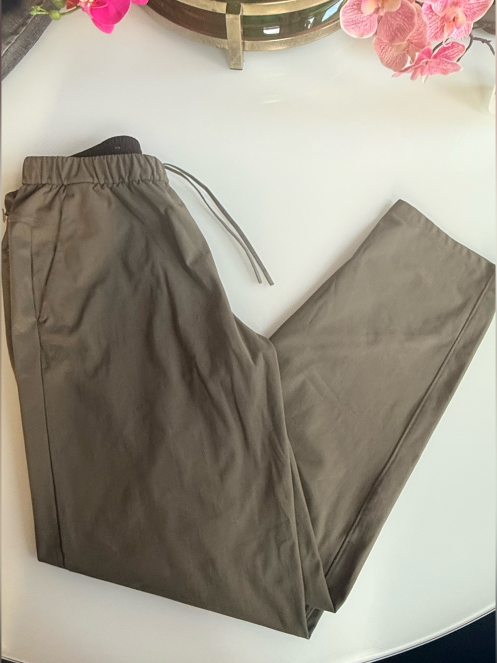 lululemon athletica Men's Olive Green Drawstring pull on warpstream pants
